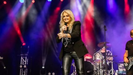   Bonnie Tyler en coma inducido tras hospitalización de urgencia 