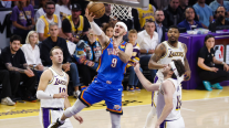 Los Thunder ganaron para dejar a los Lakers al borde del nocaut en semis de conferencia