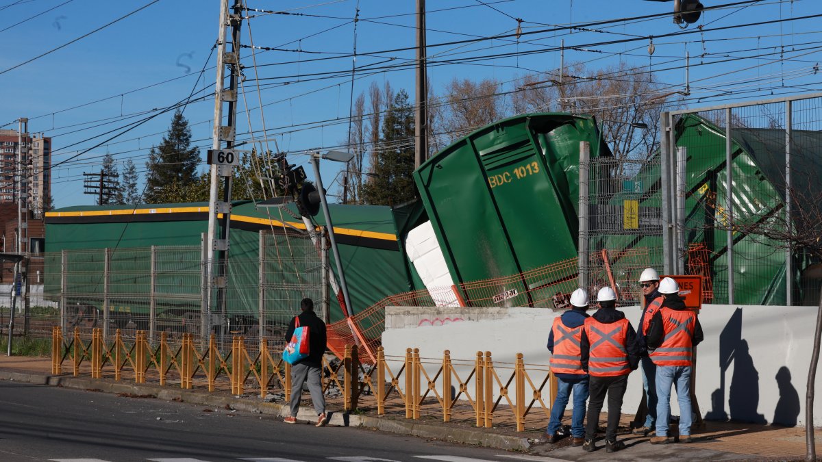 EFE Sur proyecta reanudar este martes el servicio por una vía tras descarrilamiento en Chiguayante