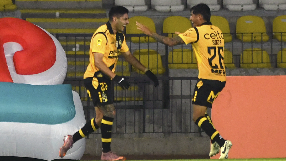 Coquimbo venció a Colo Colo y le arrebató el liderato en la Copa de la Liga