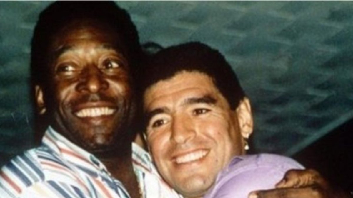 [VIDEO] "No estás viendo IA": El inédito registro de una histórica cena de Maradona y Pelé