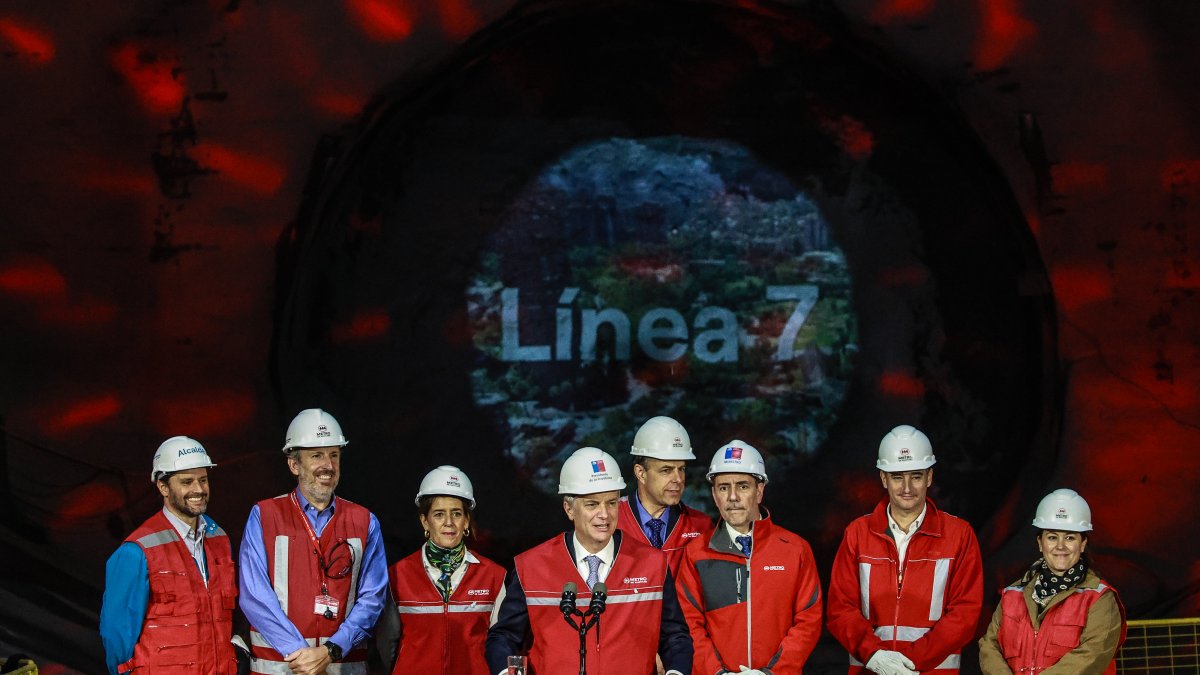 Presidente Kast participó de encuentro de túneles de Línea 7 de Metro