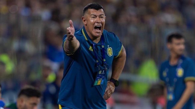 [VIDEO] ¿Holan o Almirón? El divertido momento que vivió el técnico de Rosario Central
