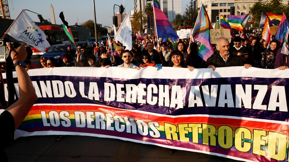 Marcha LGBT en la Alameda estuvo marcada por críticas al Gobierno de Kast