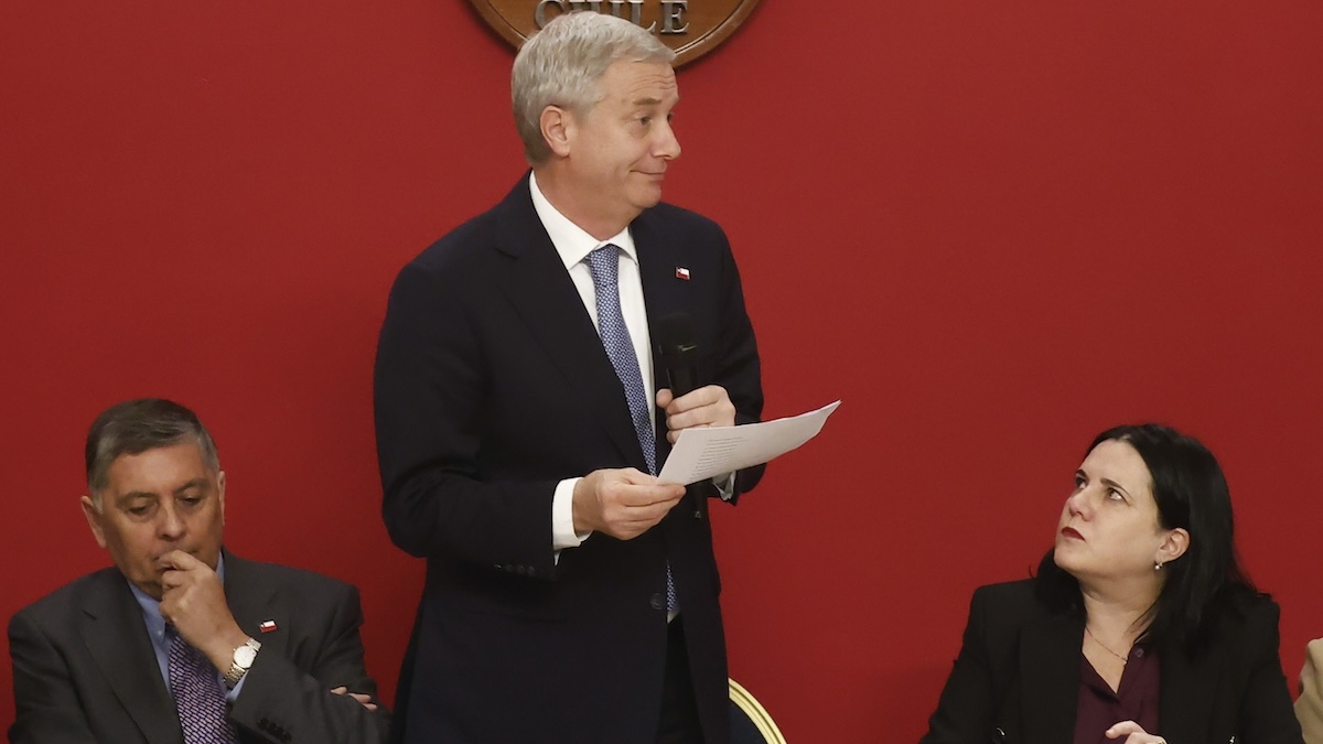 Criteria: El 76% entendió que expulsión de migrantes era una promesa concreta de Kast