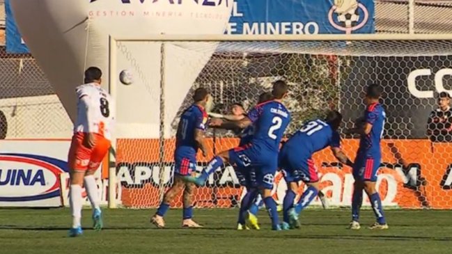 [VIDEO] ¡Misil inatajable! Steffan Pino sorprendió con espectacular golazo de tiro libre ante la U
