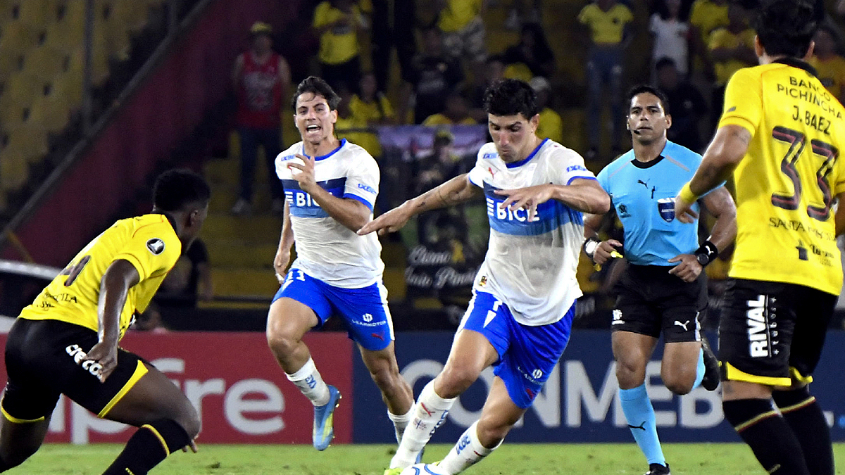 ¿Cómo ver por TV abierta el trascendental duelo de la UC y Barcelona por Copa Libertadores?
