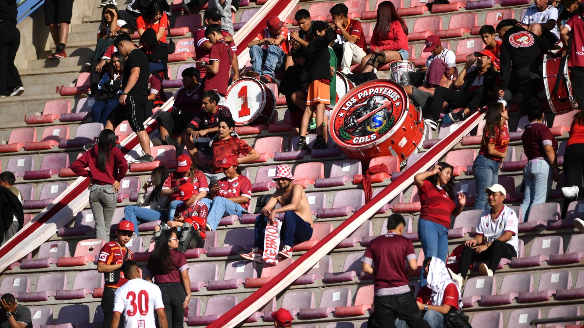Tensión en Deportes La Serena: Hinchas denuncian agresiones de familiares de jugadores