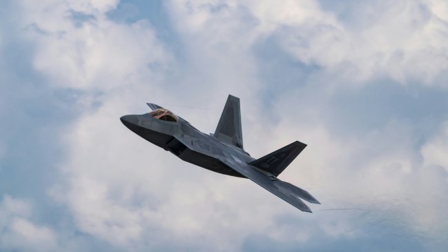 Caza de la OTAN derribó un dron desconocido en el espacio aéreo de Estonia
