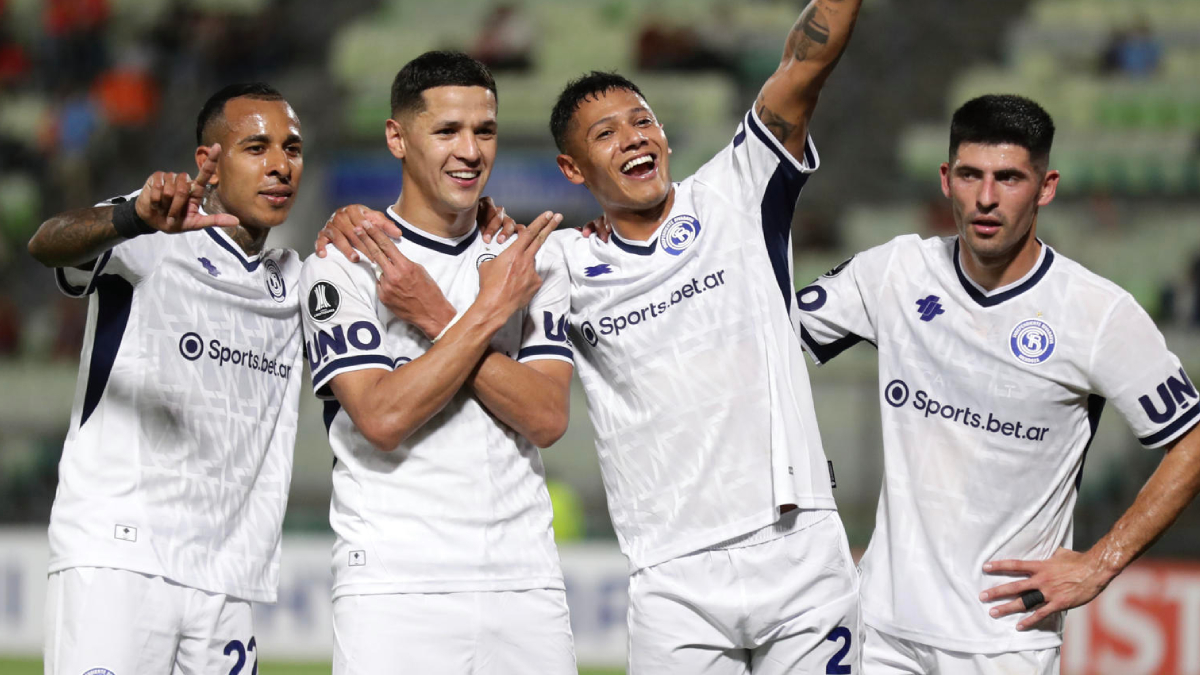 Arce brilló con triplete y metió a Independiente Rivadavia en octavos de la Libertadores