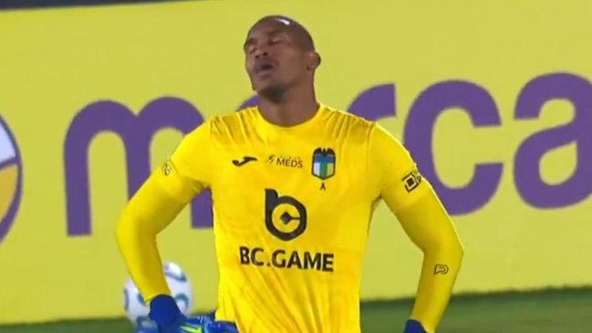 En Ecuador criticaron a Carabalí por blooper con O'Higgins en la Sudamericana