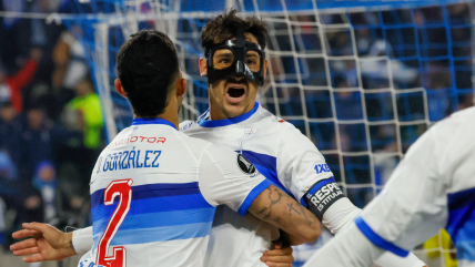 La UC se acercó a octavos de la Copa Libertadores tras vencer a Barcelona