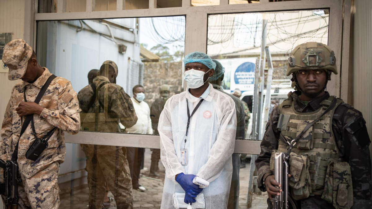 Tensión en RD Congo: Incendian hospital tras conflicto por protocolos de entierro por ébola