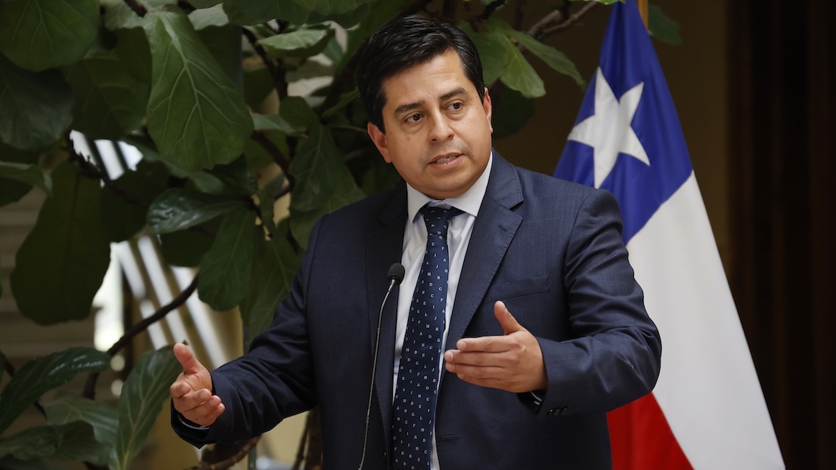 Senador Araya: "El Presidente Kast está absolutamente al debe en seguridad"