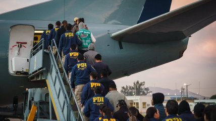 Gobierno concretó vuelo de expulsión de 80 personas con destino a Bolivia y Colombia