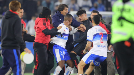 [VIDEO] Jugadores de la UC y Colo Colo pelearon con golpes tras término del clásico en Claro Arena