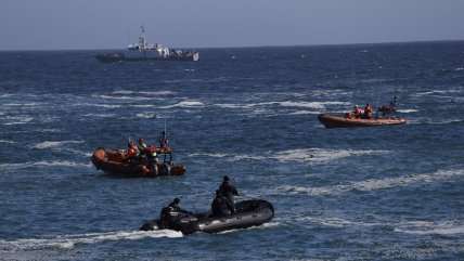 Talcahuano: Armada busca a tripulantes desaparecidos tras volcamiento de barco pesquero