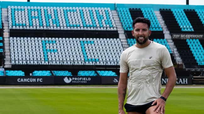 ¿Destino México? Mauricio Isla entrenó en el estadio de Cancún FC