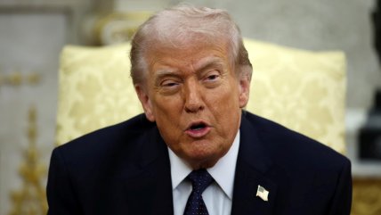   Trump se reúne con su equipo para tomar una 