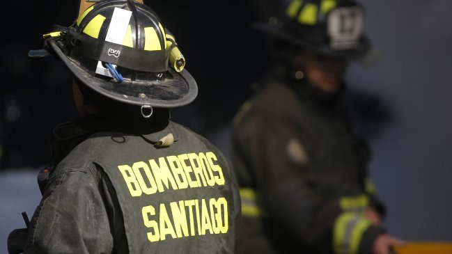 Incendio en planta frigorífica de Buin fue controlado tras horas de combate al fuego