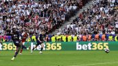 [VIDEO] Ousmane Dembélé marcó de penal para lograr el empate ante Arsenal
