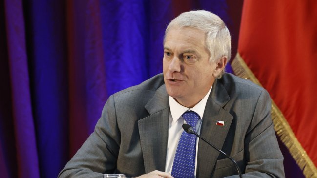 Criteria: Desaprobación de Presidente Kast aumenta a 53%