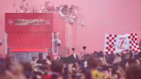 Arsenal celebró la Premier League en Londres tras su caída en la final de Champions