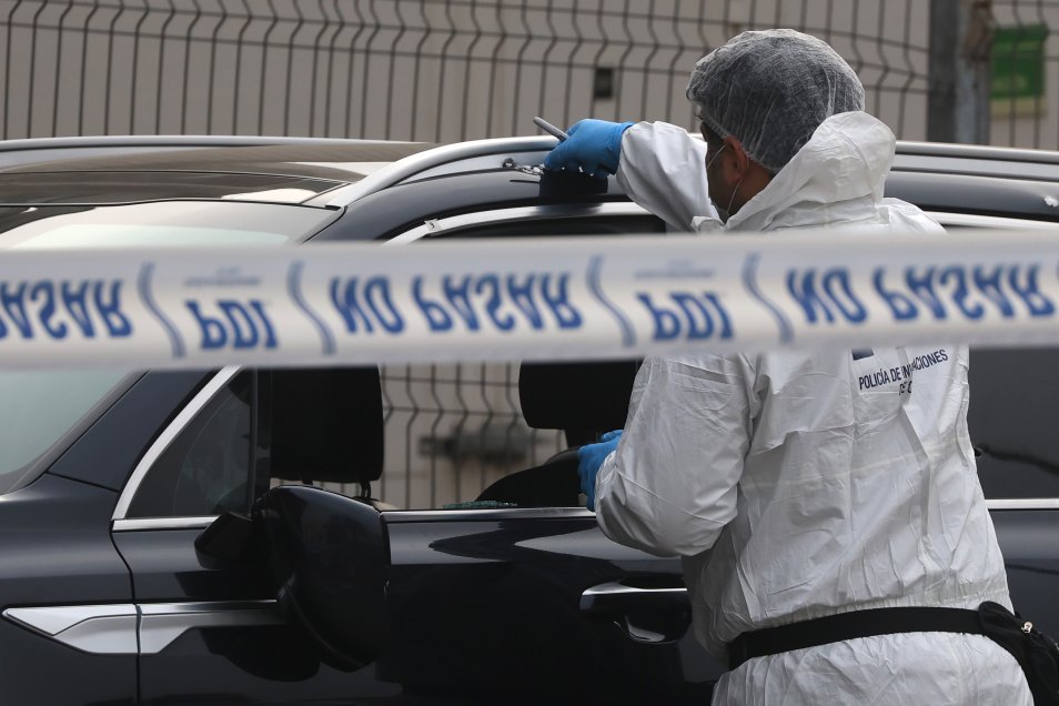 Pareja arribó baleada a exPosta Central: Su vehículo tenía múltiples daños por disparos