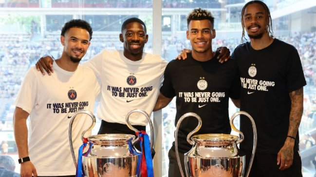 PSG presentó sus dos trofeos de Champions antes del partido de Tabilo en Roland Garros