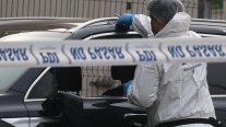 Pareja arribó baleada a exPosta Central: Su vehículo tenía múltiples daños por disparos