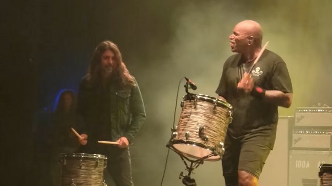Foo Fighters Leader Shows His Hard Side, Performs with Sepultura