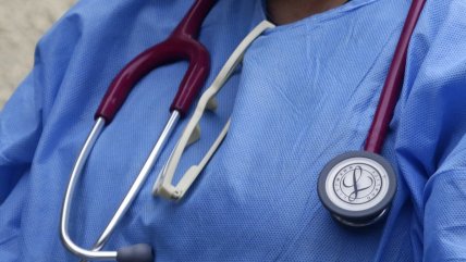   ¿IA o doctores? 80% de los chilenos busca salud en internet, pero el médico sigue siendo el 
