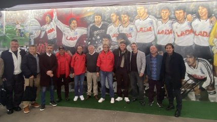   A 35 años del hito: Plantel de Colo Colo 1991 se fotografió en el mural que conmemora la Libertadores 