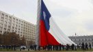 PDI izó la Gran Bandera Bicentenario, con el Presidente como invitado