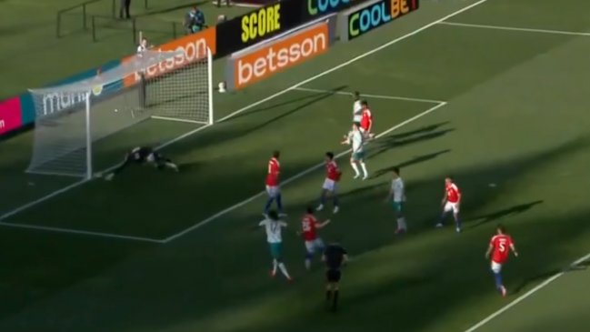 [VIDEO] El palo salvó a La Roja del gol de Rafael Leao para Portugal