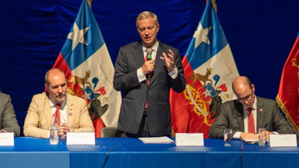 Megarreforma: Kast emplazó a 
