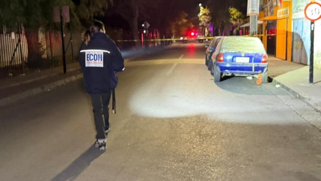 Hombre está en riesgo vital tras ser baleado en plena vía pública