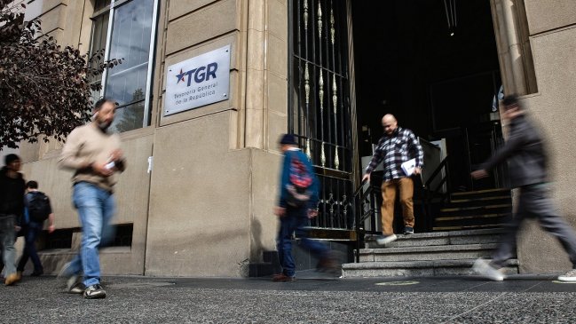 Tesorería ha embargado ya a 1.500 deudores CAE y lanzó adver