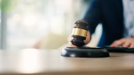 Suprema autoriza que adolescente lleve apellido de padre de crianza pese a no tener vínculo biológico
