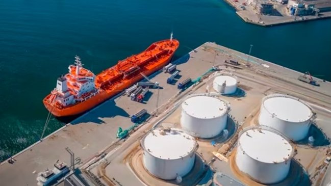 EE.UU. afirma que logró sacar 100 millones de barriles de crudo del estrecho de Ormuz