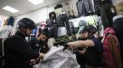 PDI allanó galería en el Barrio Meiggs e incautó ropa falsificada