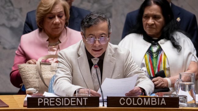 Colombia: Apartan del cargo a congresista oficialista que ordenó suspender a Petro