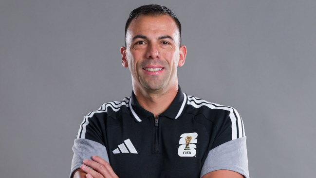 Juan Lara, el árbitro chileno que participó en el primer partido del Mundial 2026