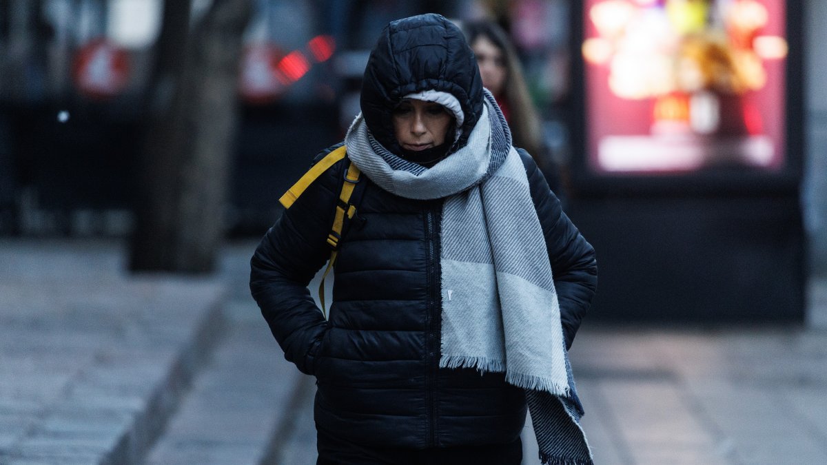 Frío extremo en Santiago activa Código Azul y refuerza apoyo