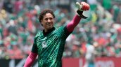 Guillermo Ochoa se convirtió en el primer futbolista en participar en seis Copas del Mundo