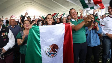   Sheinbaum evitó el Zócalo y vio el duelo inaugural del Mundial 2026 en otro Fan Fest 