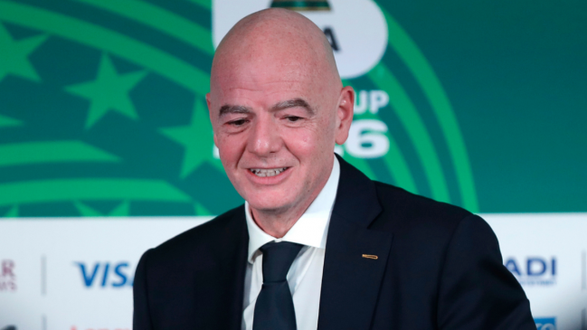Infantino ironizó con la ausencia de Italia en el Mundial: Podría ampliarlo a 228 para ver si se clasifican