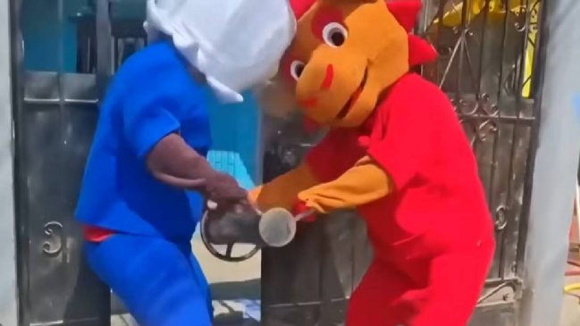 [VIDEO] Policías en Perú se disfrazaron de mascotas del Mundial para atrapar a peligroso criminal