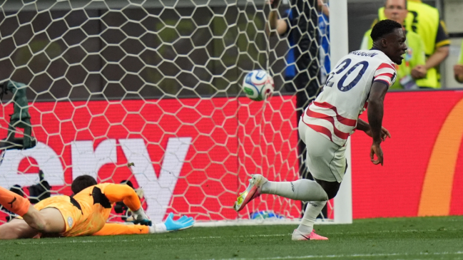Balogun golpeó a Paraguay con un doblete para Estados Unidos en el primer tiempo