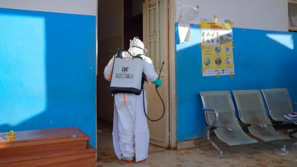 OMS: Brote de ébola sigue expandiéndose en número de casos y geográficamente